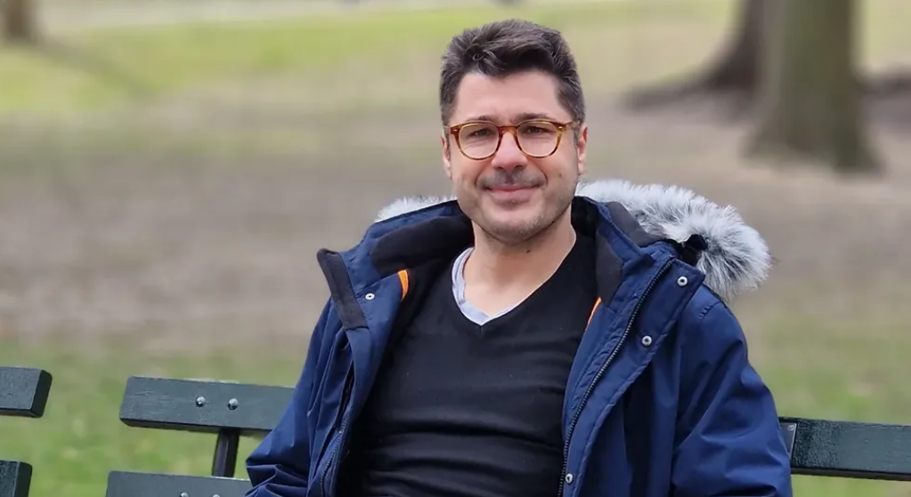 Λάμπρος Κωνσταντάρας: Συγκλονισμένος από τον αιφνίδιο θάνατο στενού του φίλου [εικόνα]